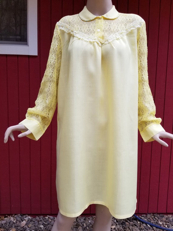 Vintage 1960s Pale Yellow Nightgown with Yellow L… - image 5