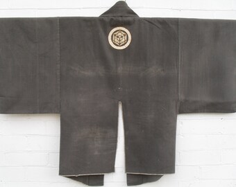 Samurai cotton Kaji Haori  (Fire dress) Edo period (1603-1868) with family crest (mon). collectors item.