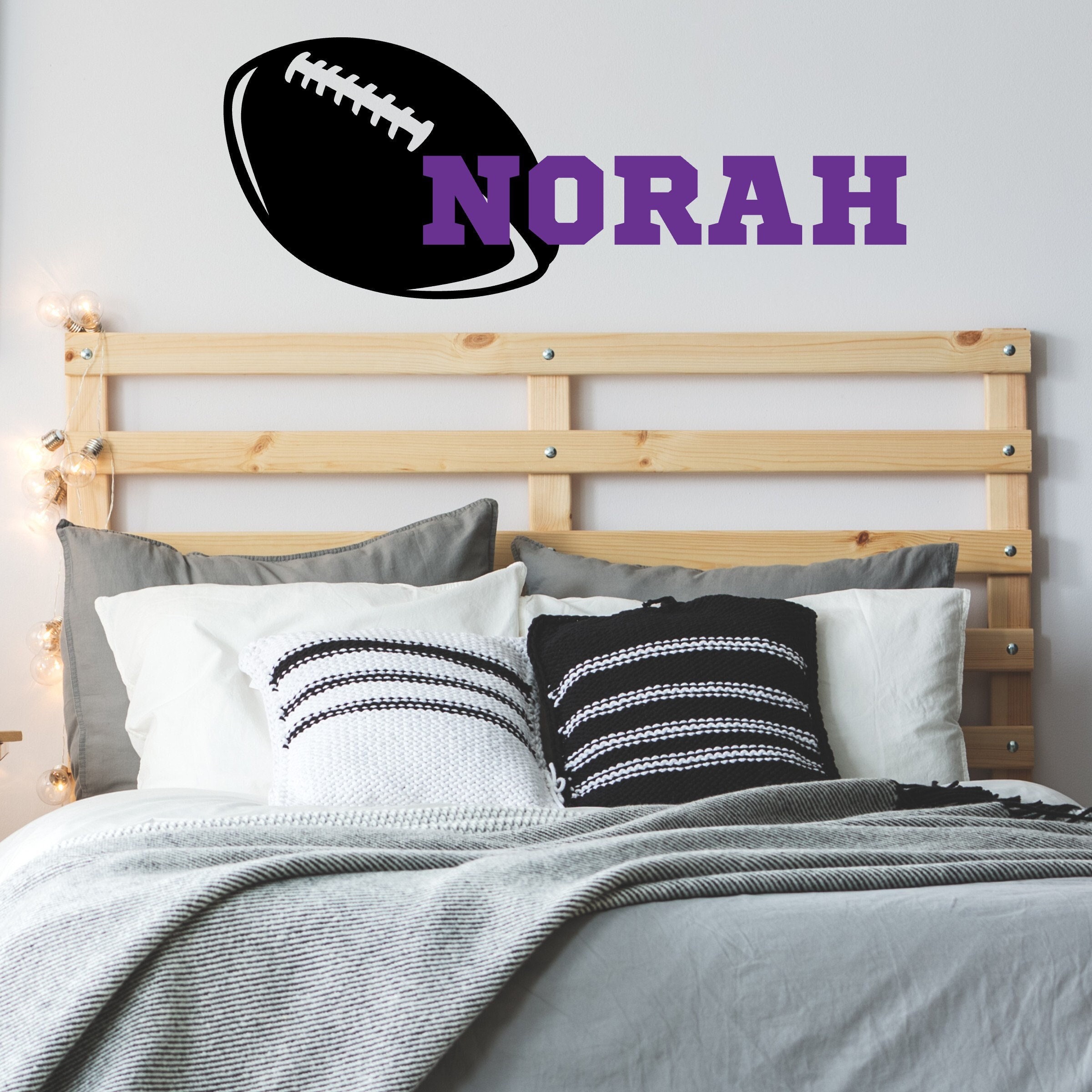 Decoración personalizada de la pared del fútbol para el dormitorio de las niñas y los niños, nombre personalizado de la etiqueta engomada de la pared del fútbol, calcomanía de la pared del nombre, regalo para el aficionado al fútbol
