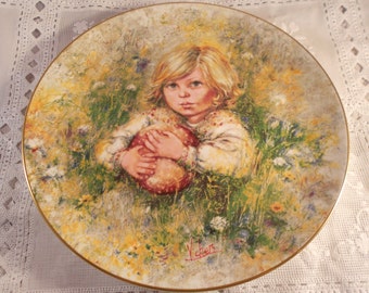 Wedgewood Bone China Collectible Plate "Innocence" first issue "Blossoming of Suzanne"