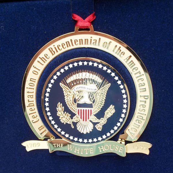 White House Historical Association 1989 Ornament Bicentennial of American Presidents
