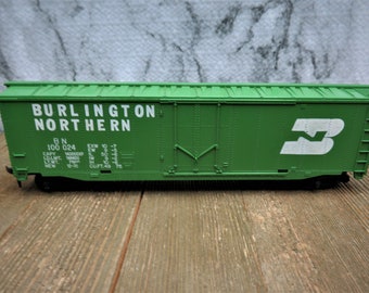 Tyco HO Burlington Northern Container Box Car BN 100 024 Green Train Car