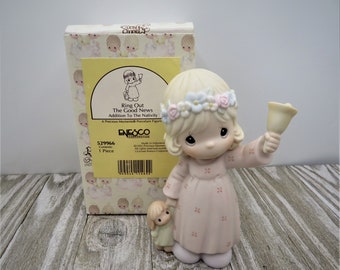 Precious Moments 1993 "Ring Out the Good News" Figurine #529966