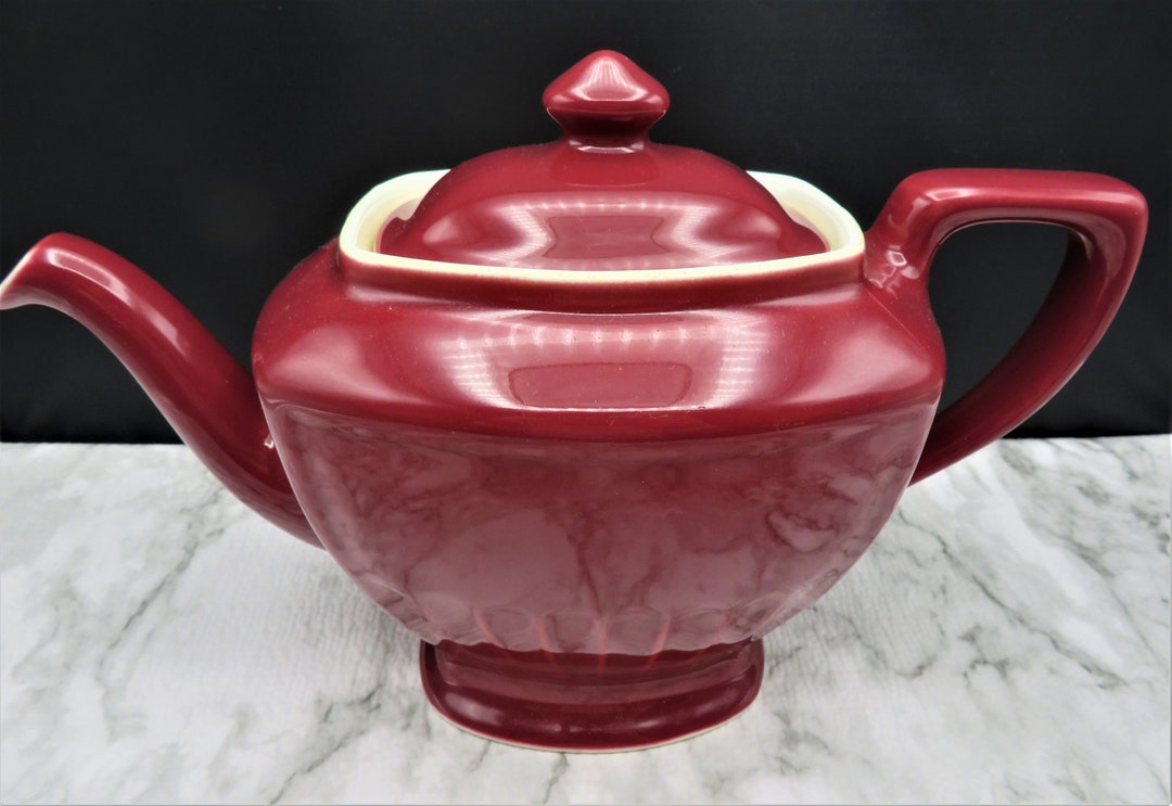 193040s Hall China Teapot Hollywood Shape Burgundy Standard With Lid