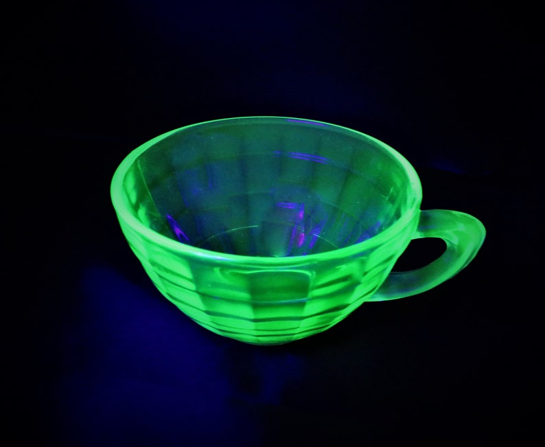 Anchor Hocking Block Design Green Cup Depression Uranium Glass Cup image 1