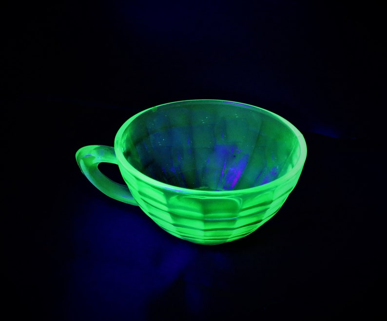 Anchor Hocking Block Design Green Cup Depression Uranium Glass Cup image 8