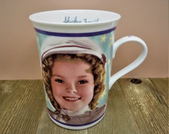 The Danbury Mint Twentieth Century Fox 2003 Shirley Temple Collector Mug "we Willie Winkie" 1937