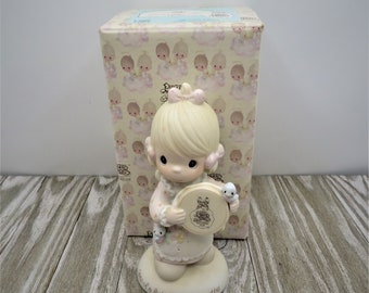 Precious Moments Figurine 1986 E0006 "Birds of a Feather Collect Together" Collector Club