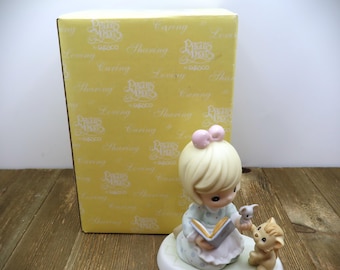 2000 Precious Moments Figurine 811807 A Godchild Close To My Heart (Girl) in Original Box
