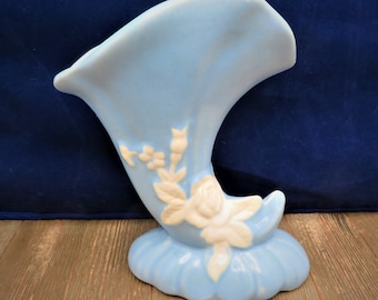 Weller Pottery Cameo Blue 1930s 6 1/4” Cornucopia Vase