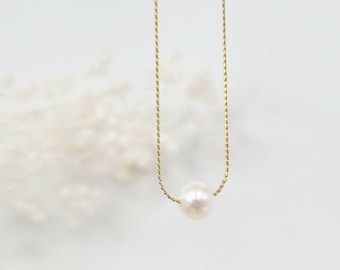 Bridal Choker Necklace | Fine and minimalist jewel, thin gold chain & Cultured/freshwater pearl | Wedding Jewelry | Tadaam