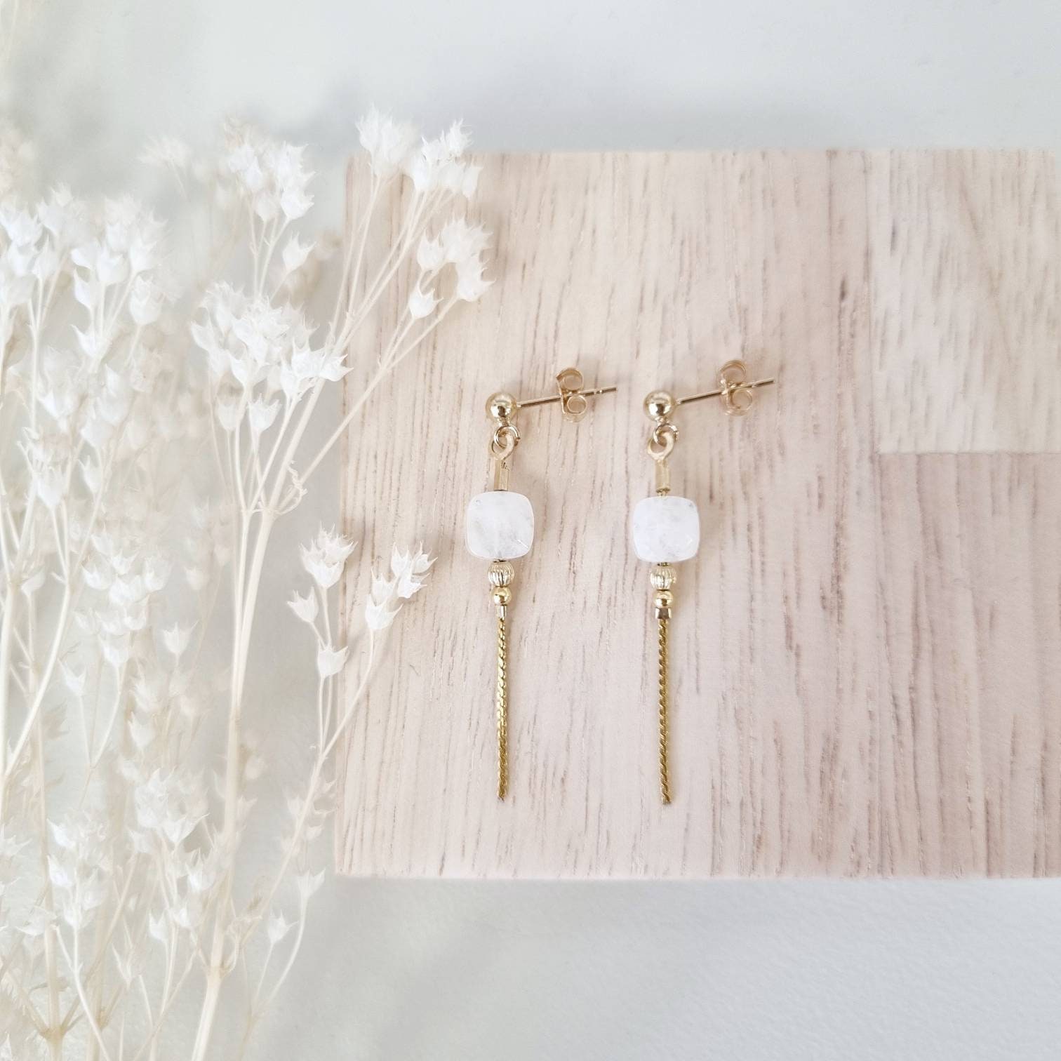 ローズクォーツとパイライトのイヤリング by Joli Jewelry Jolie