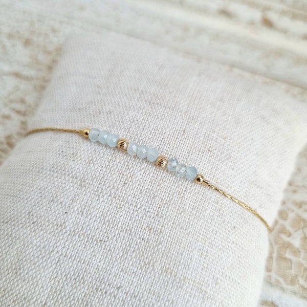 Aquamarine Lithotherapy Bracelet | Minimalist personalized women's jewelry, fine, in gold filled 14k and natural fine stone | Tadaam jewelry