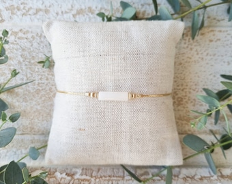 Bracelet lithothérapie Pierre de lune | Bijou personnalisé, minimaliste, fin, en gold filled 14k et pierre fine naturelle | Tadaam bijoux