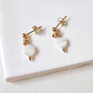 Earrings with natural mother-of-pearl stones | Jewelry to personalize with the fine stones of your choice | Tadaam Bijoux