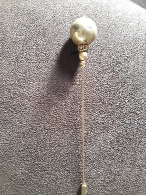 Stickpin or hatpin, brass, art nouveau style with… - image 5