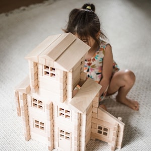 Buildable Dollhouse Interlocking Notch Blocks | Solid Hard Maple 1:12 Scale Premium Natural Play Set by Everwood Friends made in Minnesota bild 12