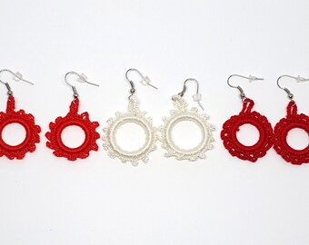 Red, white or orange floral crochet earrings. Andalucia flamenco style. Hand knitted jewelry. Acrylic hoop. Gypsy earrings. Textil jewellery