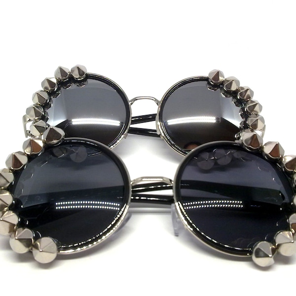 Gafas de sol Steampunk negras o plateadas.  Gafas unisex góticas. Verano punk futurístico. Goggle embellecidas. Industrial. Pinchos metal.