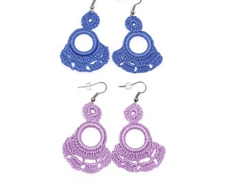 Lilac floral crochet earrings. Andalucia flamenco style. Hand knitted jewellery. Unique gift. Acrylic hoop. Gypsy earrings. Textil jewellery