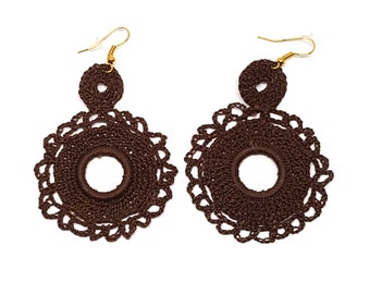 Red or brown crochet earrings. Andalucia flamenco style. Fiber jewellery. Unique chic gift. Plastic hoop. Gypsy earrings. Handmade textil