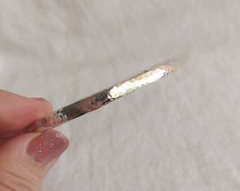 Bracelete rígido em prata de lei martelada - Pulseira sólida unissex