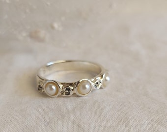 Pearl silver Ring, White Pearl Ring, Sterling Silver Pearl Ring