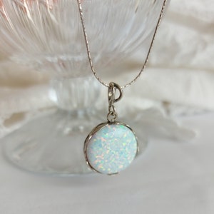 White opal Pendant in Silver, Handmade Engraved opal Necklace, Modern Stylish Design, Timeless Design, Modern Metalwork