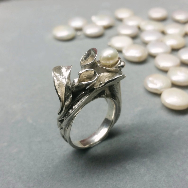 Lily ring Floral ring Cala ring Israeli Jewelry Unique pearl ring Pearl ring Engagement ring Pearl jewelry Sterling pearl ring Gift