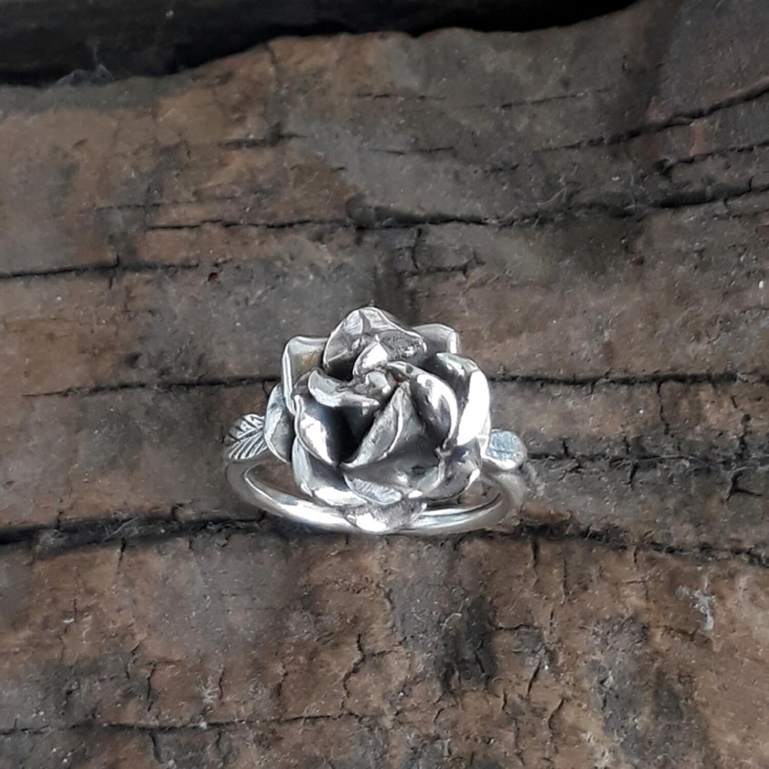 nff☆rose bud ring Rose bud ring new arrivals