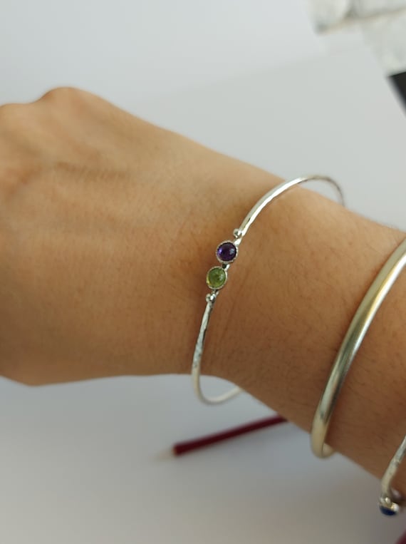 Bracelet jonc en argent Pierre de naissance peridot amethyste cadeau de famille personnalise bijoux personnalises bracelet de Noel accessoire pour femme Etsy France