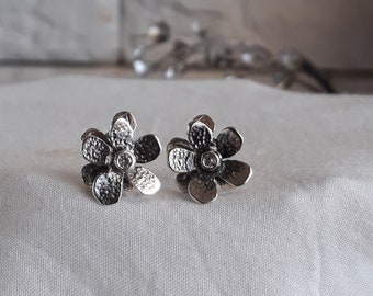 Flower Earrings, 925 Sterling Silver Handmade Artisan Hammered Earrings, Floral Drop Earrings, Stud earrings, Unique Jewelry, Gift for Mom