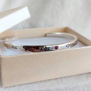 Cuff Bracelet, Silver Cuff Bracelet, Open Bangle Bracelet, Unique Triple Stone Mothers Bracelet, Personalized gift for Mom, Engrave Bracelet