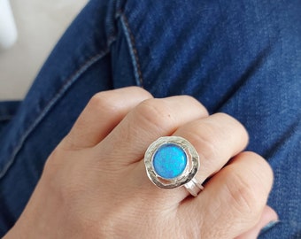 Unique silver Ring for women, Statement Gemstone Ring, Hammered Ring, Mothers Ring, Opal Ring, Birthday Gift, October birthstone, Wife Gift