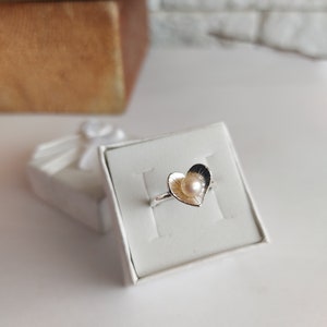 Dainty ring, Pearl ring, Silver heart ring, Minimalist ring, Thin ring, Tiny ring, Stacking ring, Pearl Girls, Girl Ring Heart, Girl Rings