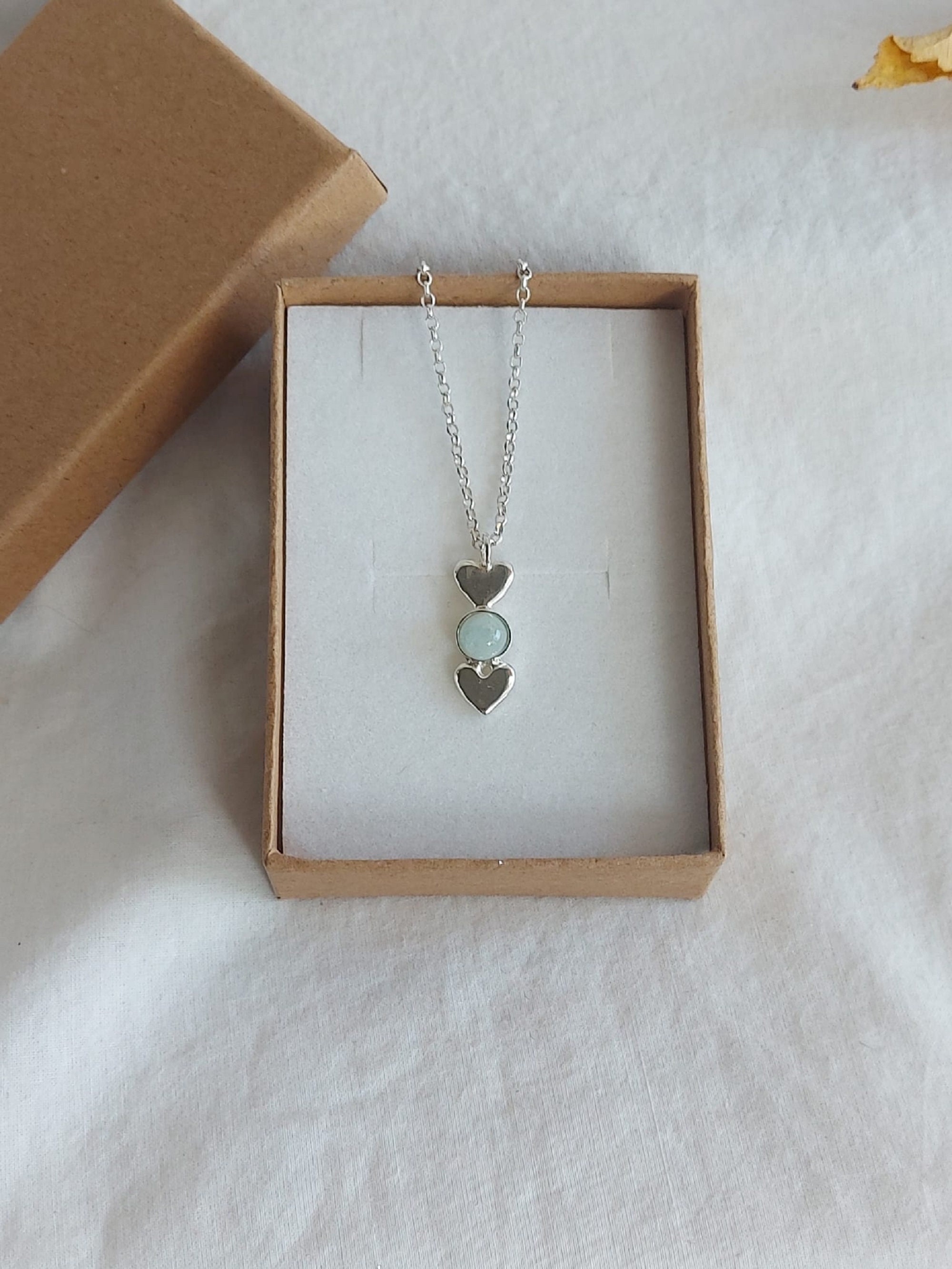 Franki Baker, collana in argento Sterling con ciondolo a forma di cuore in gemma di lapislazzuli naturale grado A+ Lunghezza cuore: 2,5 cm. Lunghezza: 50 cm. : Franki Baker