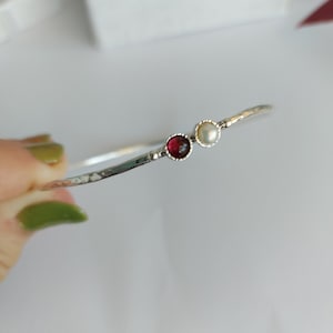 Sterling Silver Family Birthstone Bangle: Personalized Garnet & Pearl Jewelry