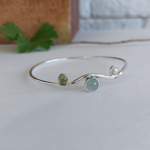 Hammered Sterling Silver Birthstone Bangle: Personalized Gemstone Bracelet