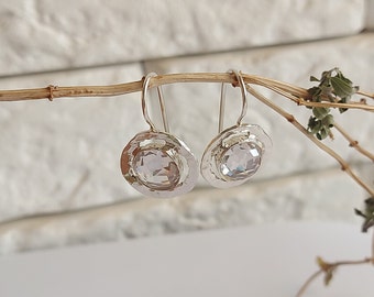 Clear Drop Earrings, Quartz Earrings, Wedding Earrings, Silver Hammered Earrings, Anniversary Earrings, April Birthstone Earrings, Mon Gift