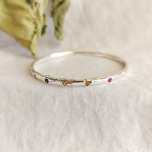 Regenbogen Edelsteine und Silber Armreif, Organischer Armreif, Benutzerdefinierte Armreif, Manschettenarmreif, Weihnachtsgeschenk, Familienschmuck, Geschenk für Mama