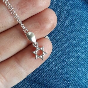 Kleine zilveren sterhanger, Joodse sieraden, symboolsieraden, gelaagde sieraden, Magen David-hanger