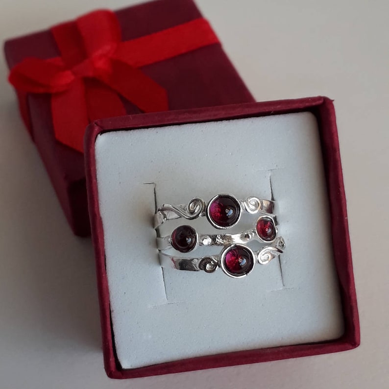 Gemstone ring Garnet ring Red ring Gift Garnet silver ring Stacking Ring January birthstone ring Sterling silver ring Ring for women