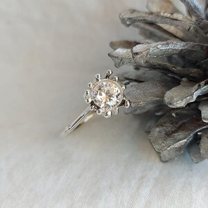 Dainty Silver Ring, Unique ring, Gemstone Ring, Flower ring, Engagement ring, Promise Ring, Alternative ring, Minimalist Jewelry, Gift Ring