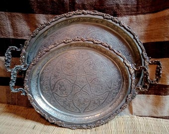 KOSTENLOSER VERSAND! Set aus zwei ovalen marokkanischen Vintage-Tabletts aus Neusilber, Tee-Set, Couchtisch, Serviergeschirr, Antik-inspiriertes Küchengeschirr, Geschenk