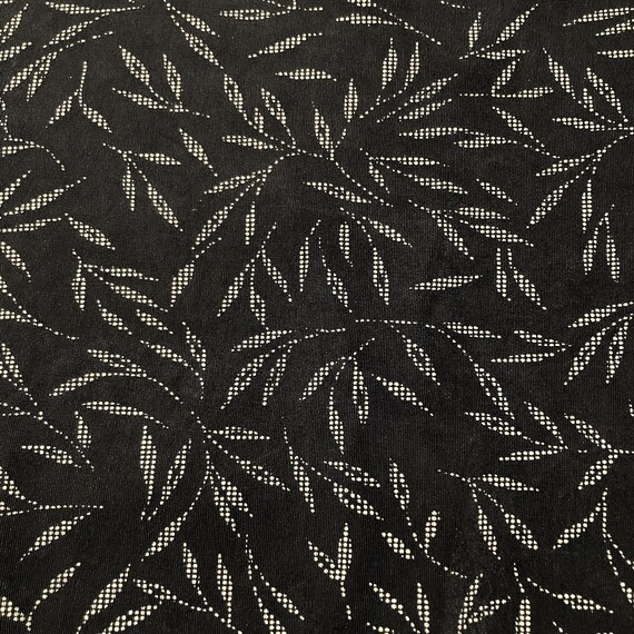 Vintage black and beige leaf print short sleeve t… - image 4
