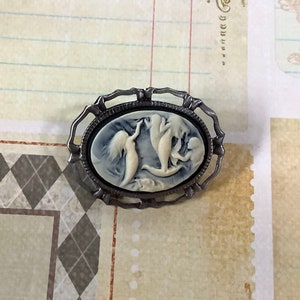 Brooch-Pin-Mermaid-Ecru-Metal
