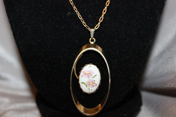 Goldtone Open Pendant with painted floral center … - image 3