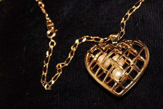 AVON Open Heart with floating Pearls on 18" Chain… - image 6