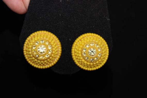 Amazing yellow and rhinestone clip earrings - image 1