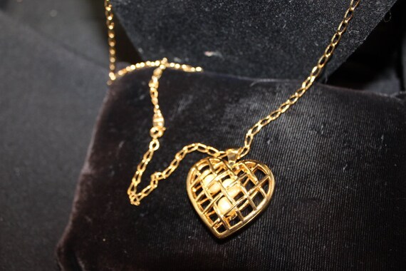AVON Open Heart with floating Pearls on 18" Chain… - image 5